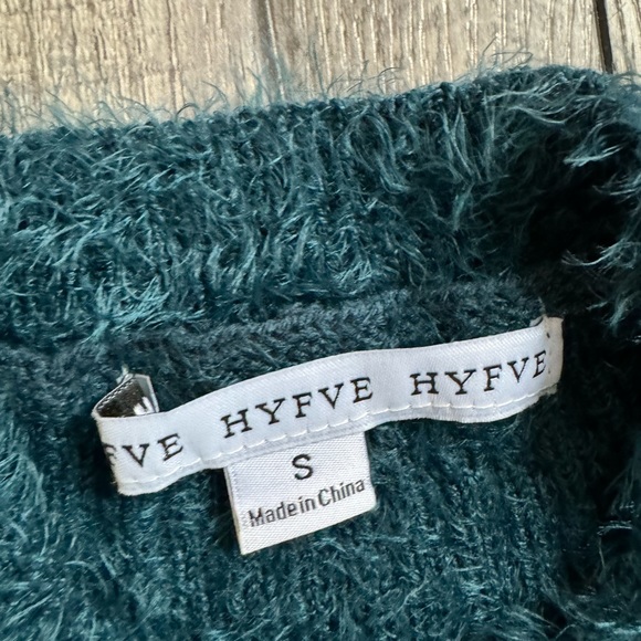 Women’s small sweater - Picture 3 of 3